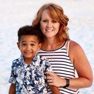 Meet your Posher, Dena